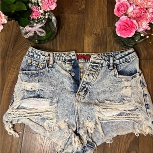 Women’s denim ripped shorts